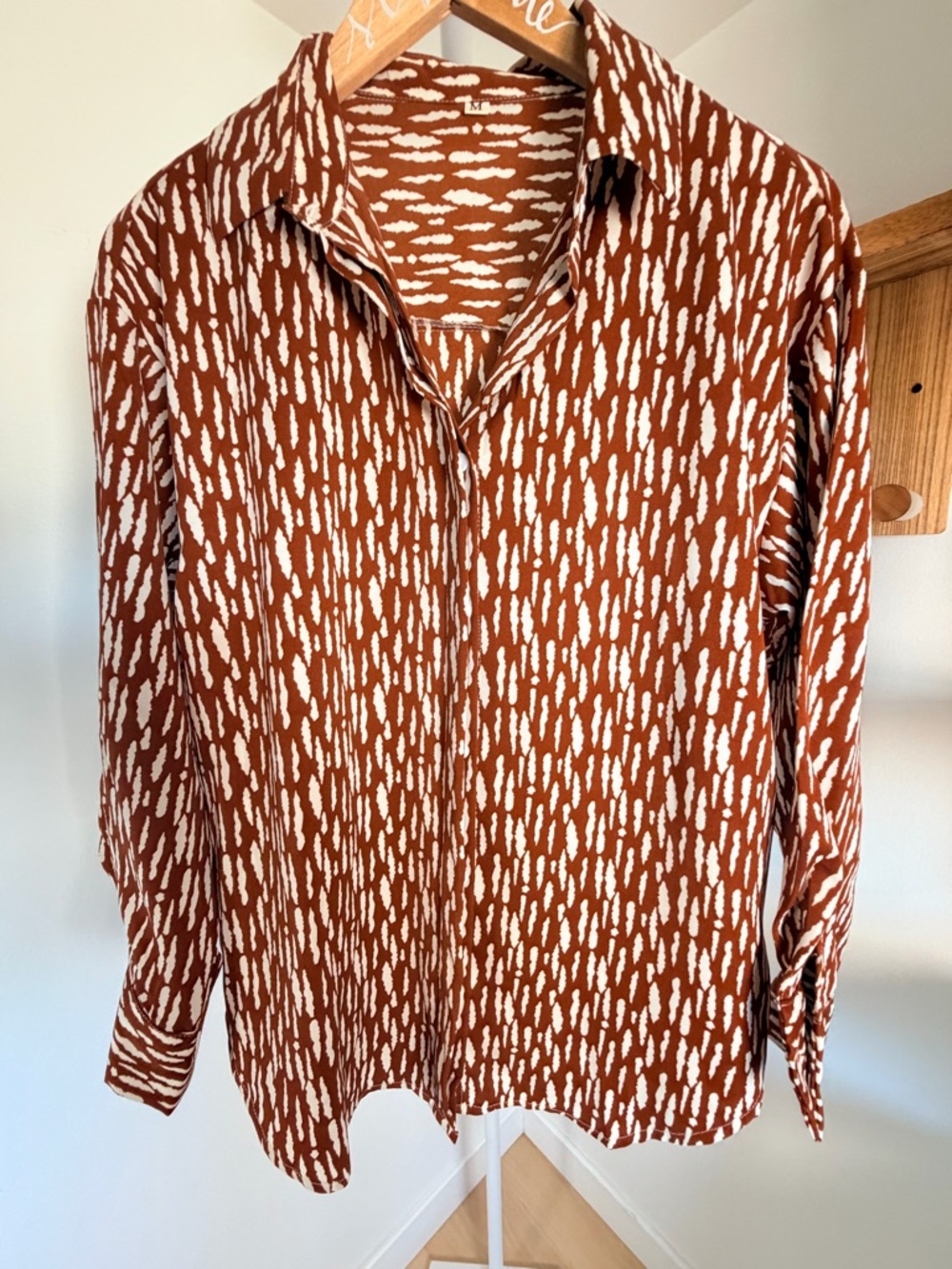 Brown White Button Up Blouse Long Sleeve Size Medium New without Tags - Picture 6 of 6